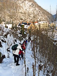 Akrobatik auf dem Bergsteig