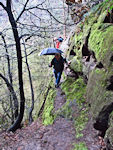 Auf dem Felsenband um den Falkenstein