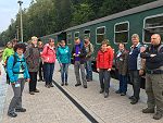 Sammeln auf dem Bahnsteig