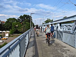 Auf der Eisenbahnbrücke über die Elbe