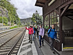 Los gehts am Bahnhof Sch&ouml;na
