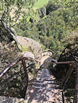 Dann gehts nach unten &uuml;ber Treppen, ...